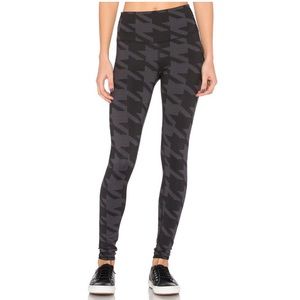 Alo Yoga Airbrush Legging